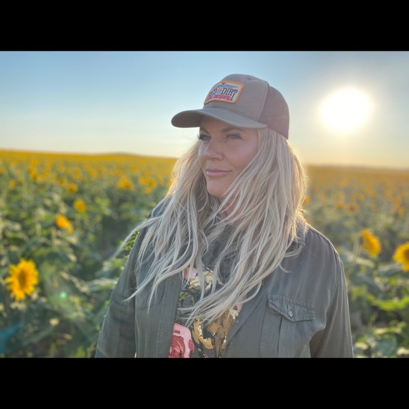 Meet your Posher, Sam - Picture 10 of 14